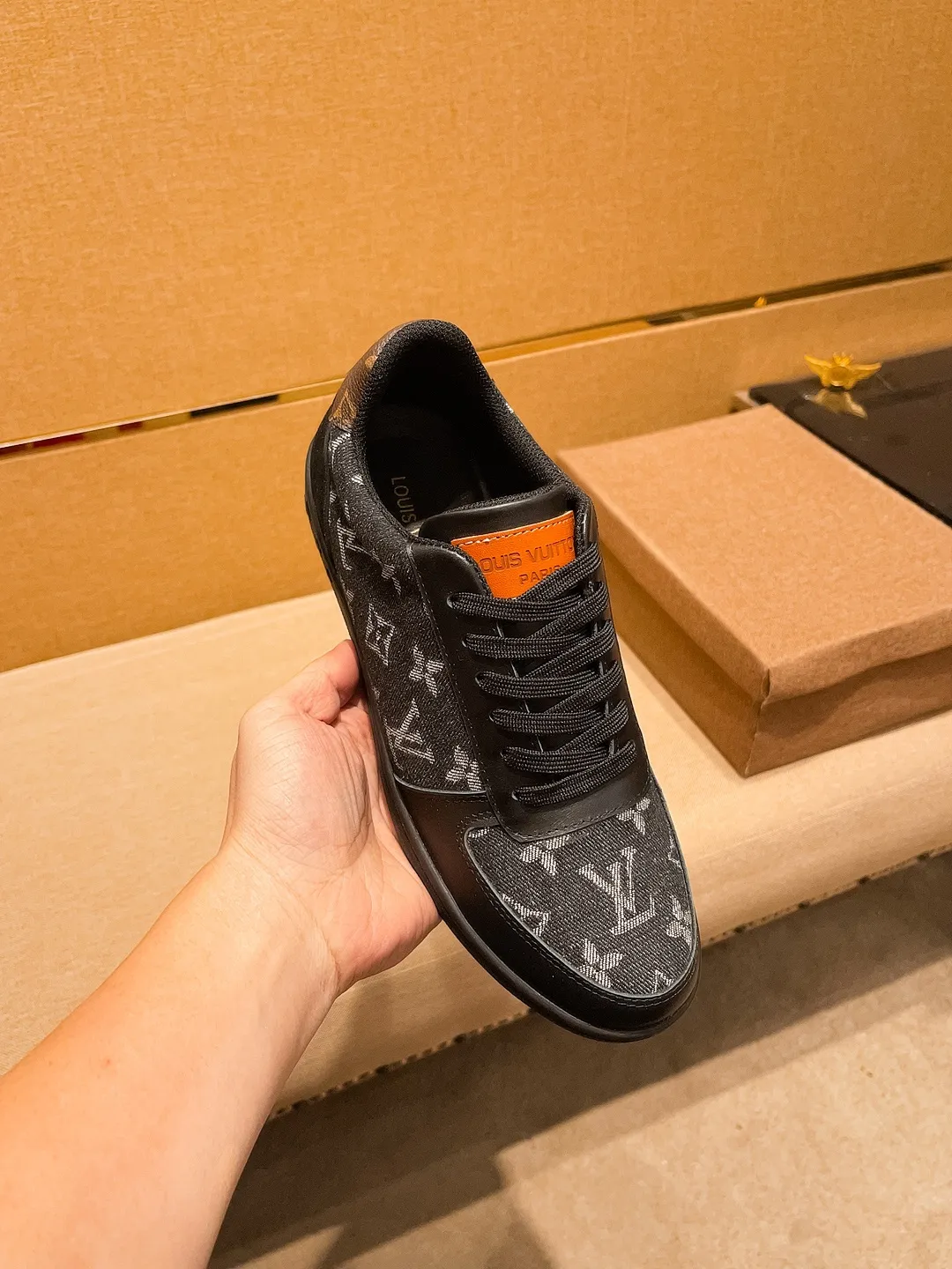 Men's shoes 💰 380💰【LV】🔥 Louis Vuitton, high-end men's shoes brand official website 1:1 latest masterpiece: the upper is made of Italian imported first-layer cowhide with a comfortable and breathable lining➕original non-slip and wear-resistant outsole🔥, making walking more convenient and comfortable! An exclusive new model, a stunning work, a beautiful 1:1 replica [color] compared to the official quality! Create a fashionable personality to set off your uniqueness! A must-have for trendy men! Classic 🔥Size: 38-44 Color: 🔥 2⃣️colors available🔥.